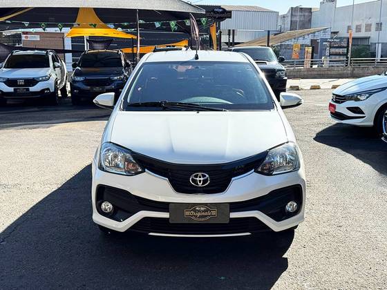 TOYOTA ETIOS 1.5 PLATINUM SEDAN 16V FLEX 4P AUTOMÁTICO